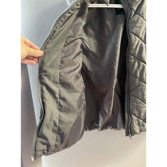 NYC New York & Company Women's Gray Puffer Vest Full Zipper Pockets Size L - Picture 8 of 8